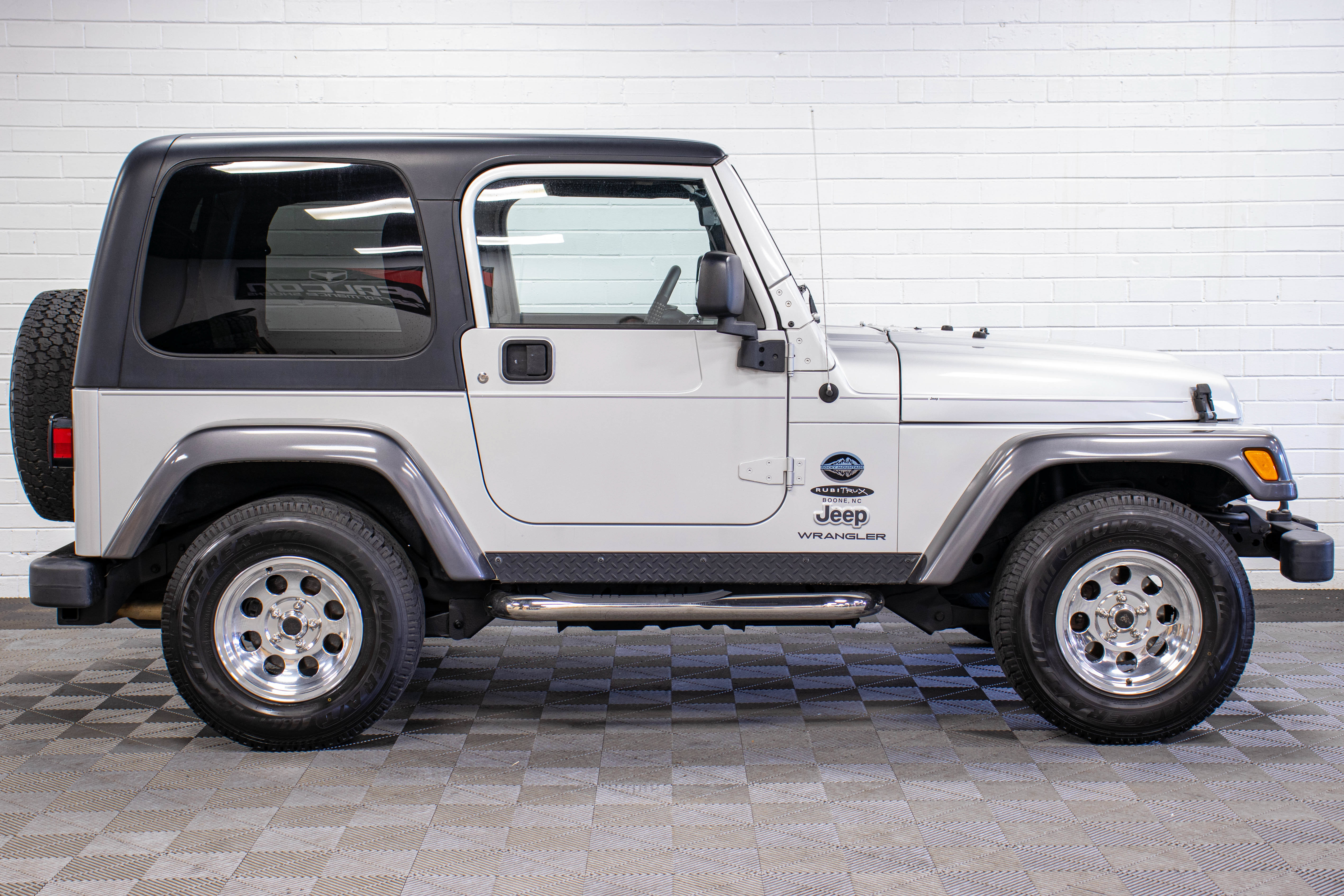 Used 2004 Jeep Wrangler X w/ Convenience Group AWD/4WD image 2