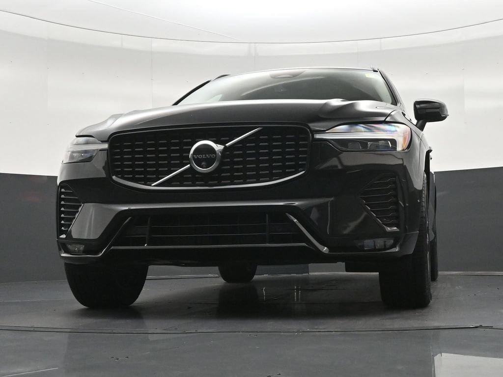 Certified 2024 Volvo XC60 B5 Plus AWD/4WD image 29