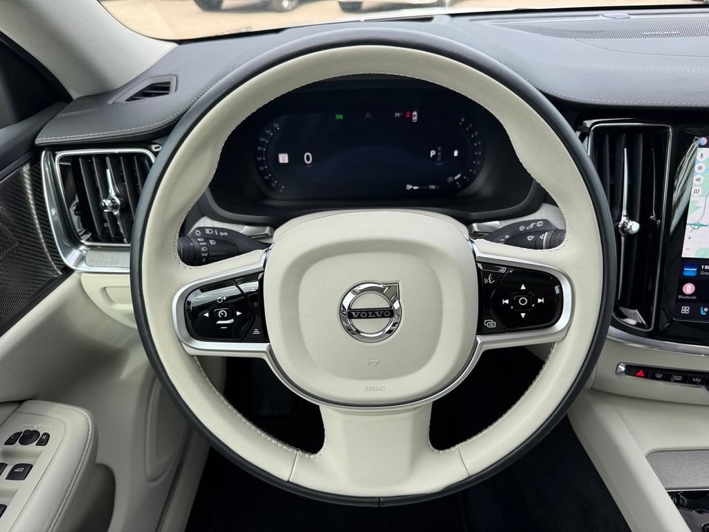 Certified 2025 Volvo V60 B5 Cross Country Ultra AWD/4WD image 11