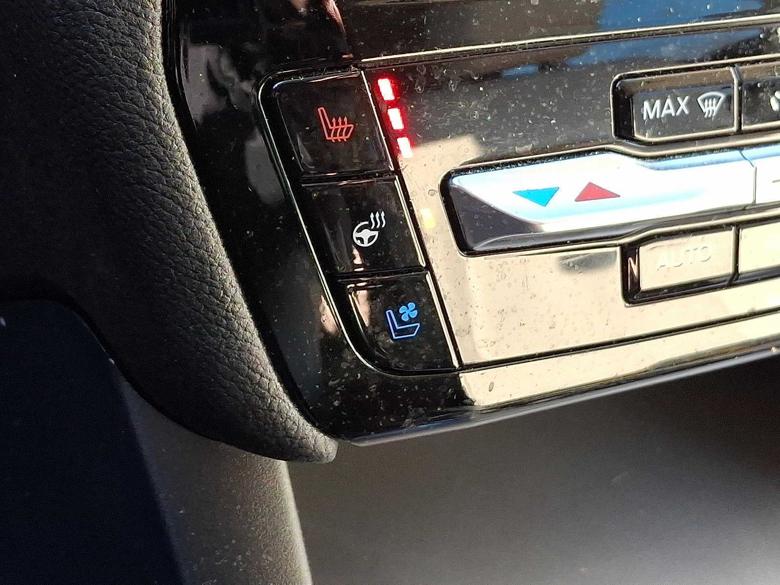 Certified 2023 Ford Explorer Limited w/ Limited Technology Package image 24