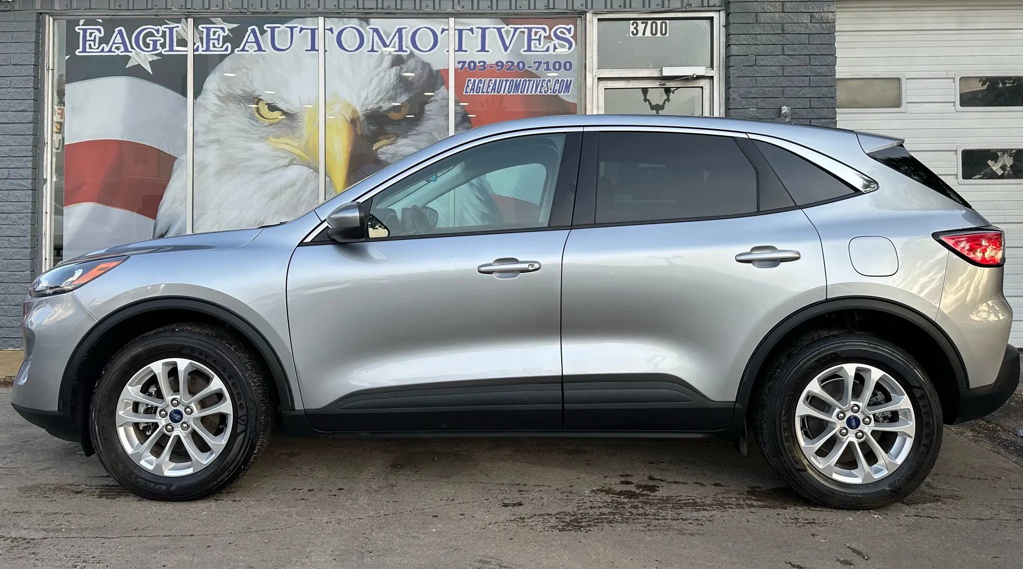 Used 2021 Ford Escape SE w/ Cold Weather Package image 6