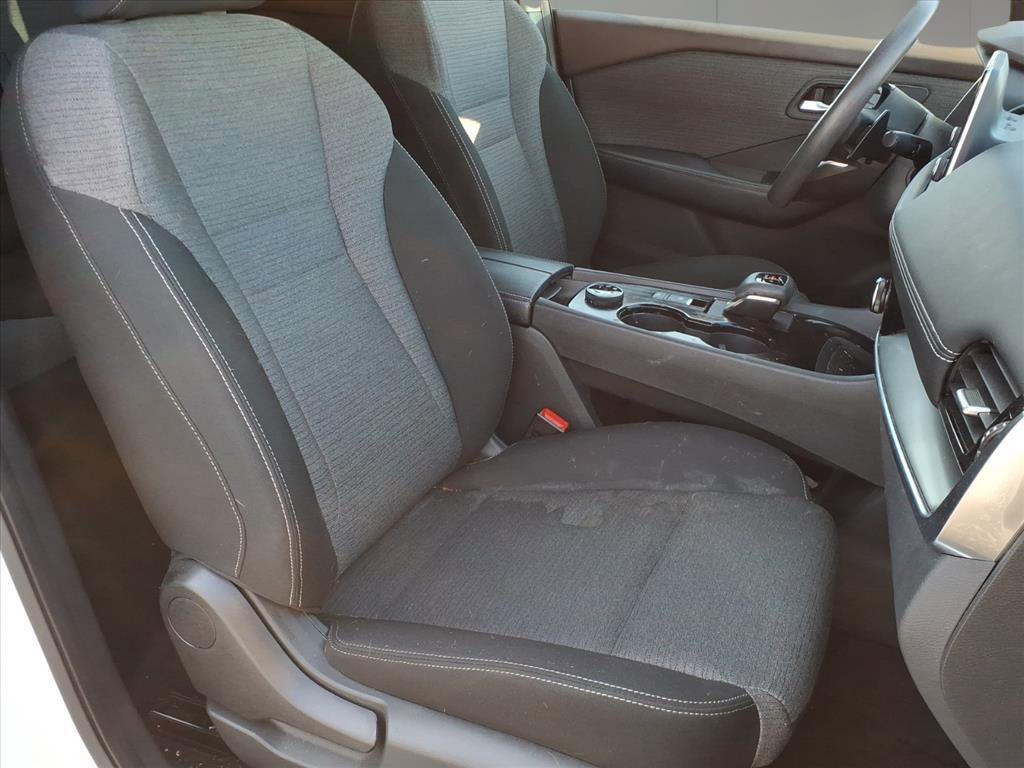 Used 2022 Nissan Rogue SV image 7