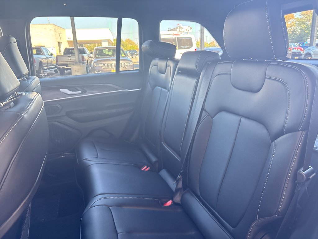 New 2027 Jeep Grand Cherokee Limited AWD/4WD image 25