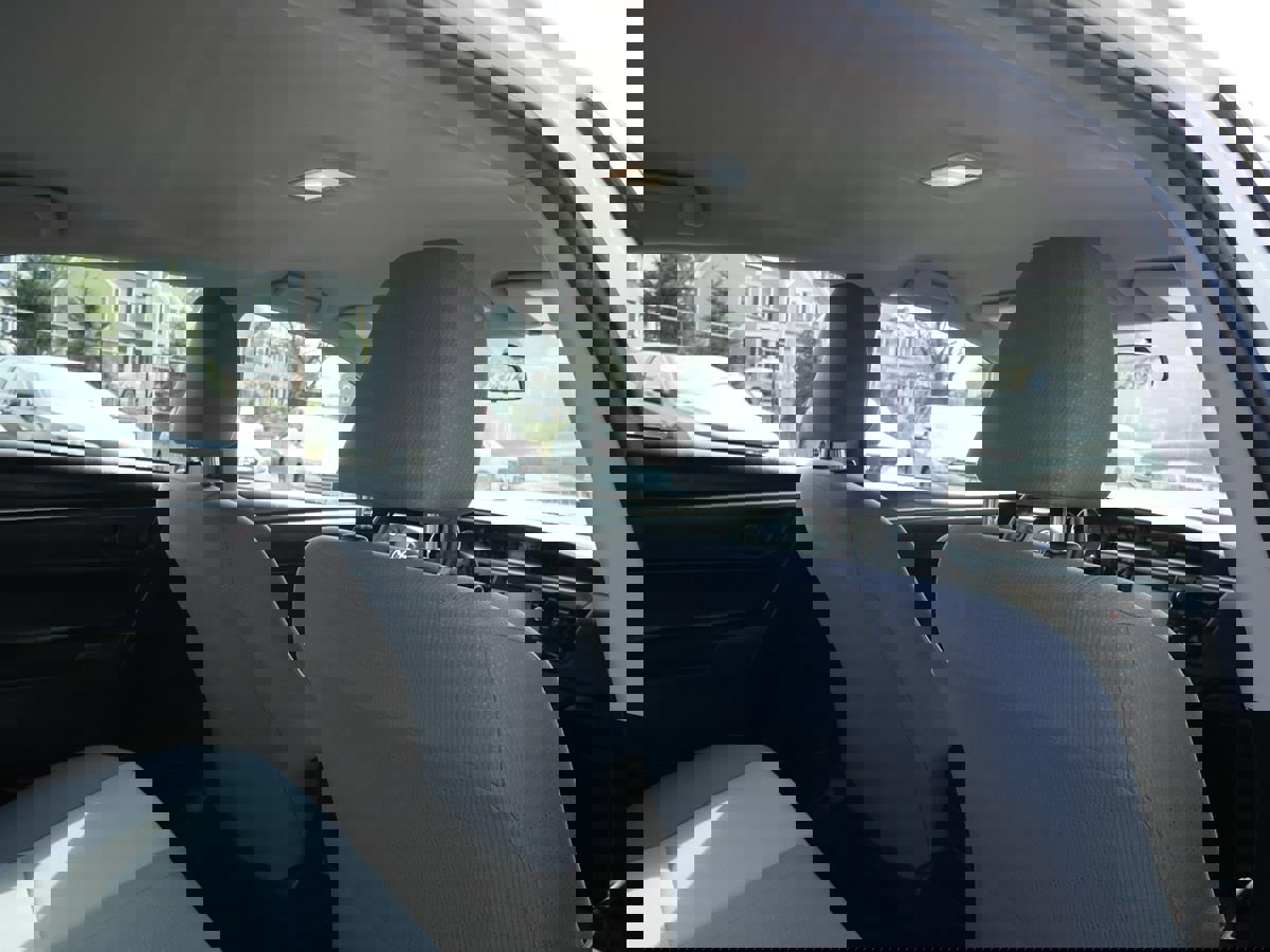 Used 2016 Toyota Corolla L image 23