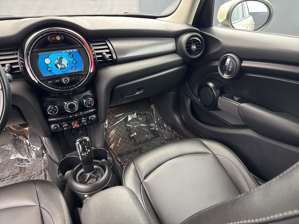 Used 2020 MINI Cooper 4-Door Hardtop FWD image 10