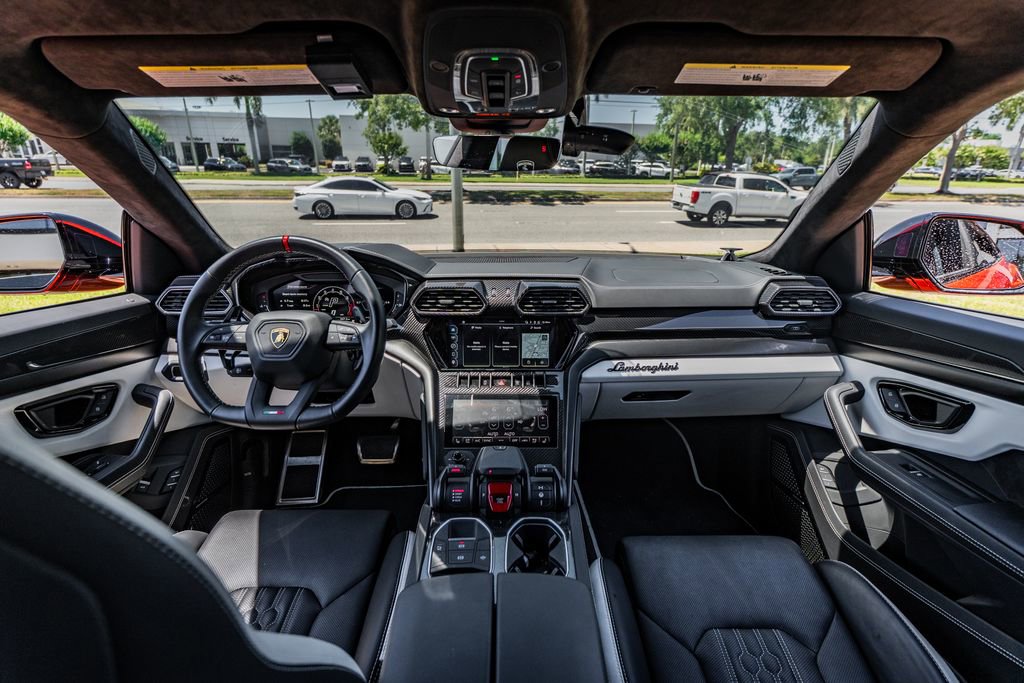 Used 2024 Lamborghini Urus S AWD/4WD image 23