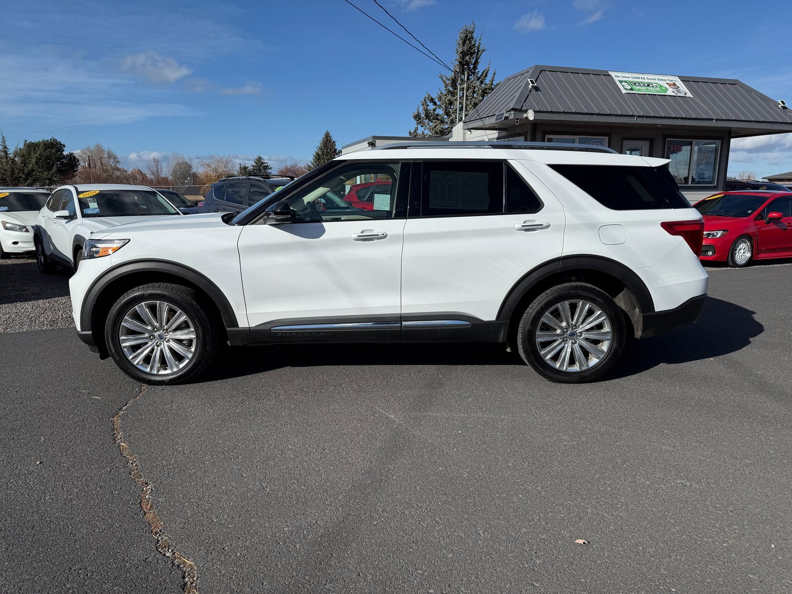 Used 2022 Ford Explorer Limited w/ Hybrid Equipment Group 310A image 2