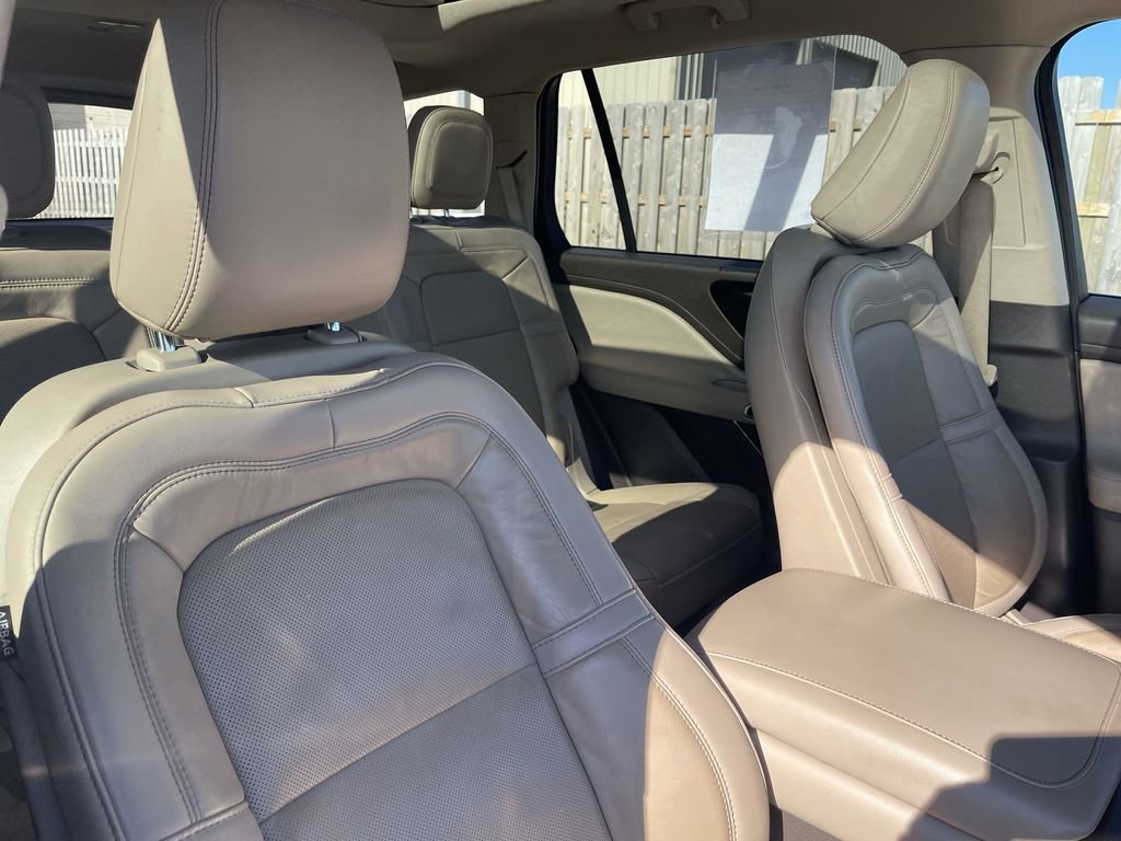 Used 2023 Lincoln Aviator Reserve w/ Elements Package Plus image 42