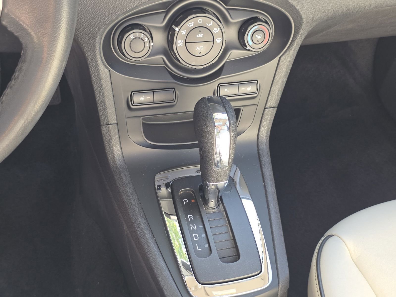 Used 2011 Ford Fiesta SES w/ 301A Rapid Spec Order Code FWD image 5