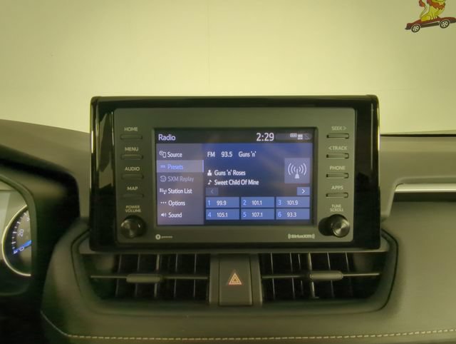 Used 2021 Toyota RAV4 LE AWD/4WD image 22