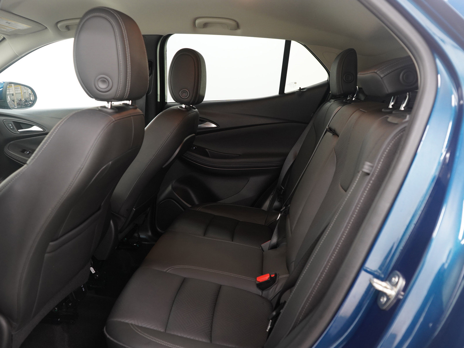 Used 2020 Buick Encore GX Essence image 14