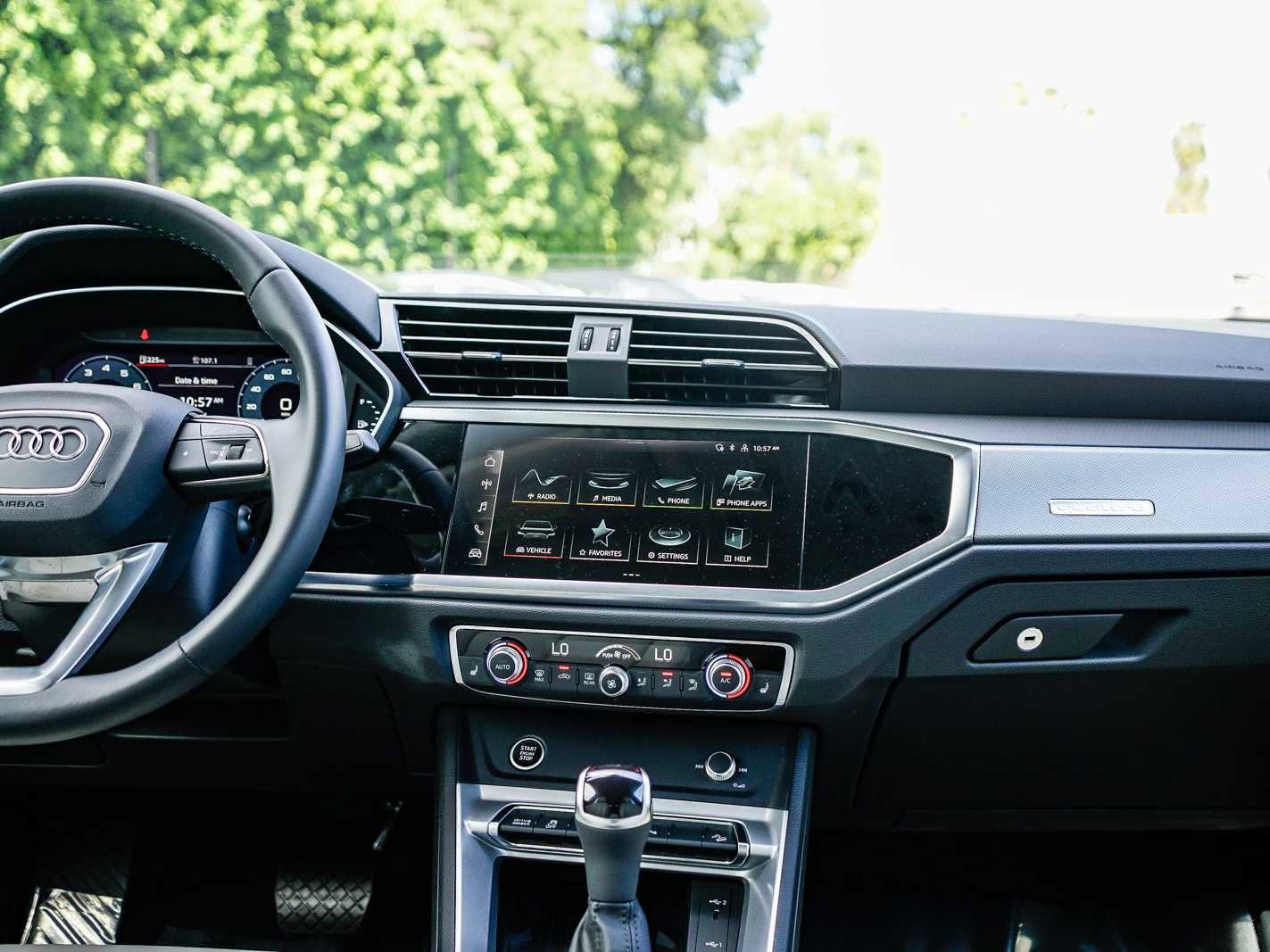 Used 2025 Audi Q3 2.0T Premium w/ Convenience Package image 13