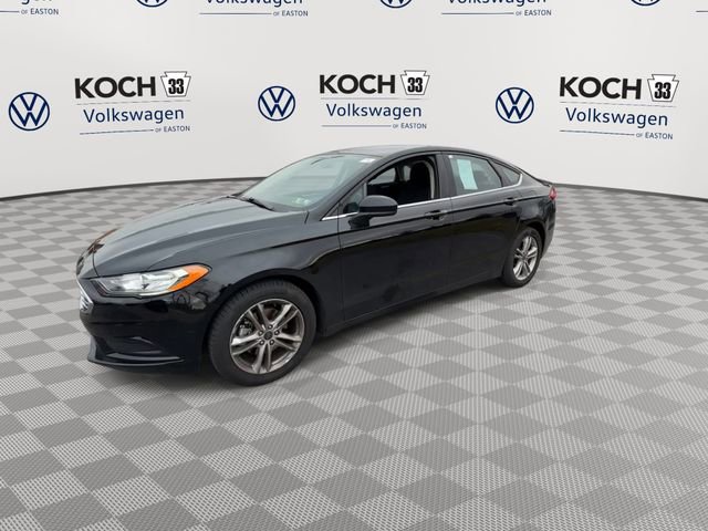 Used 2018 Ford Fusion SE w/ Fusion SE Technology Package image 4