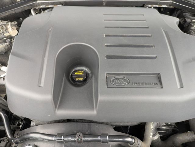 Used 2023 Land Rover Defender 130 X-Dynamic SE image 20