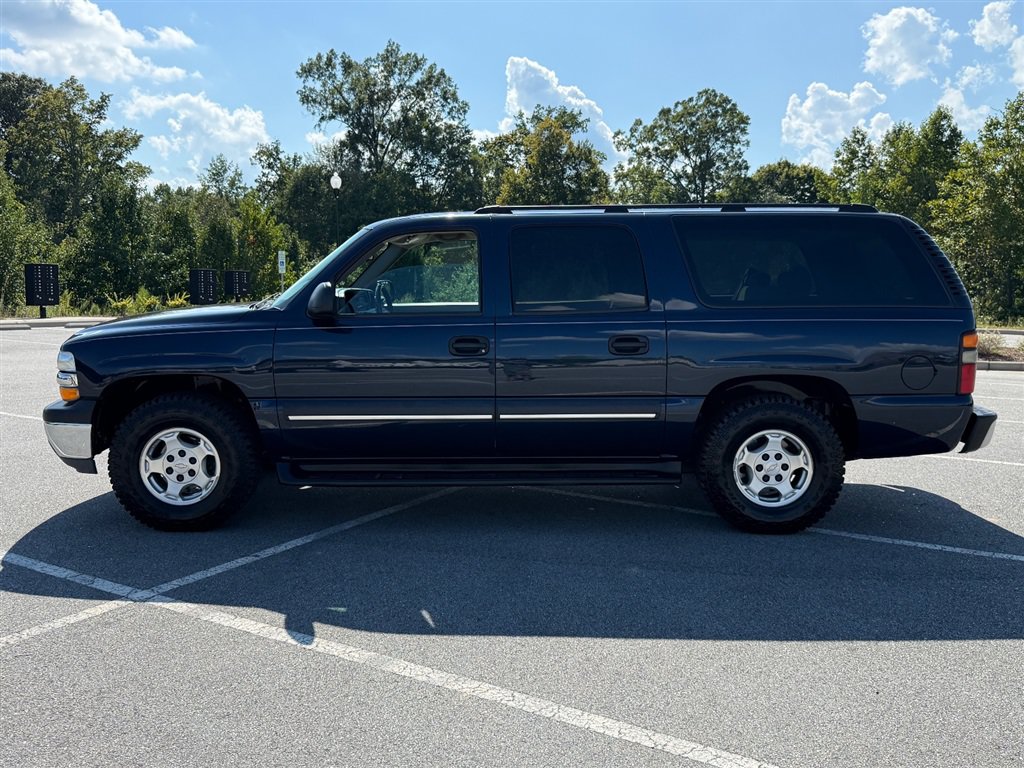 Used 2004 Chevrolet Suburban LS RWD image 2