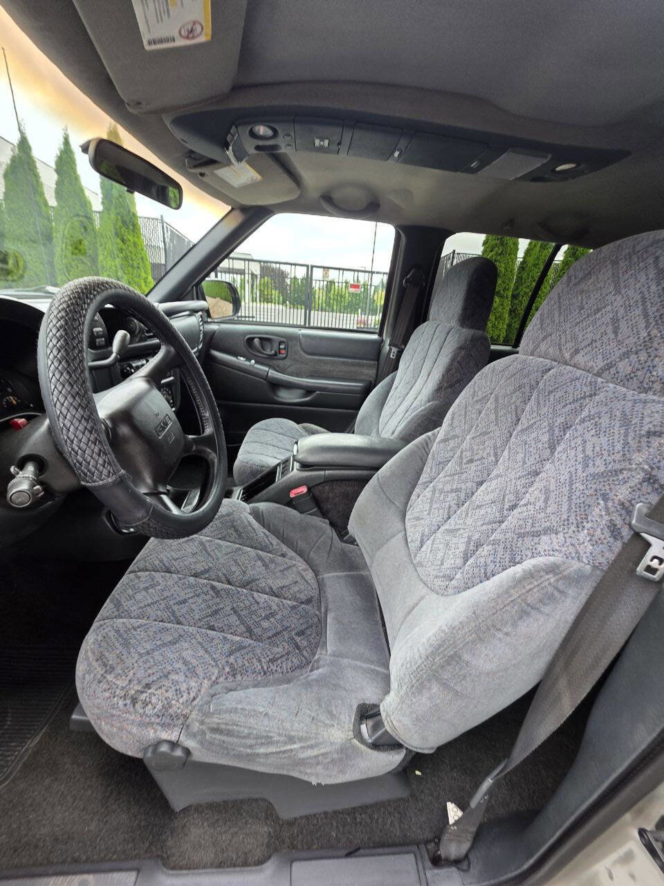 Used 2001 GMC Sonoma SLS image 9