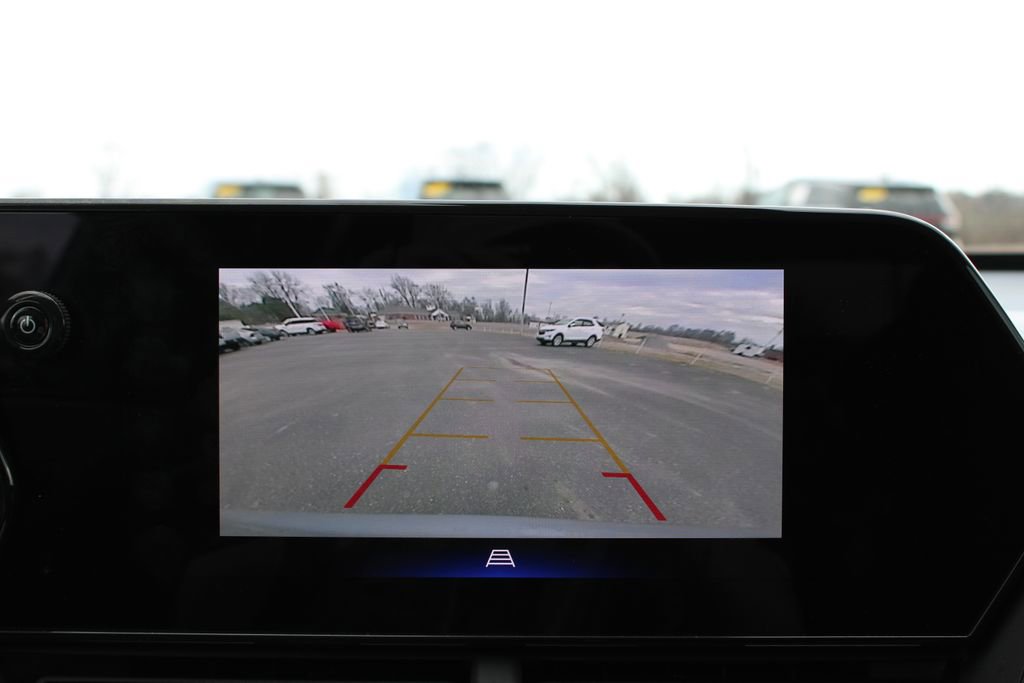 Used 2025 Chevrolet Trax LT image 48