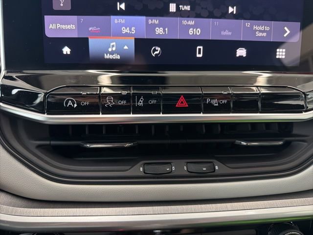 Used 2024 Jeep Compass Limited AWD/4WD image 19