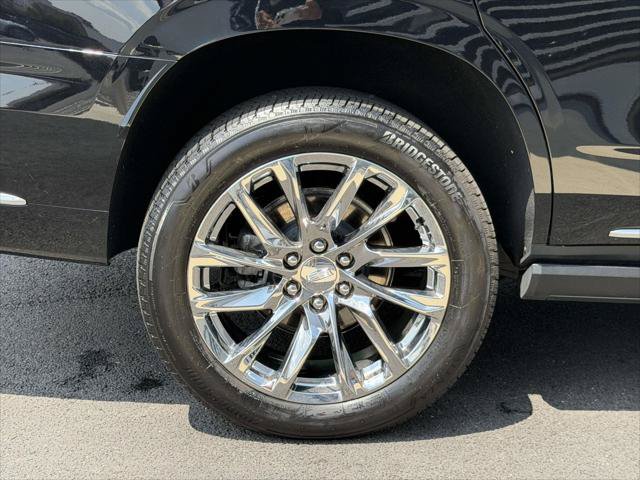 Used 2025 Cadillac Escalade Premium Luxury AWD/4WD image 9