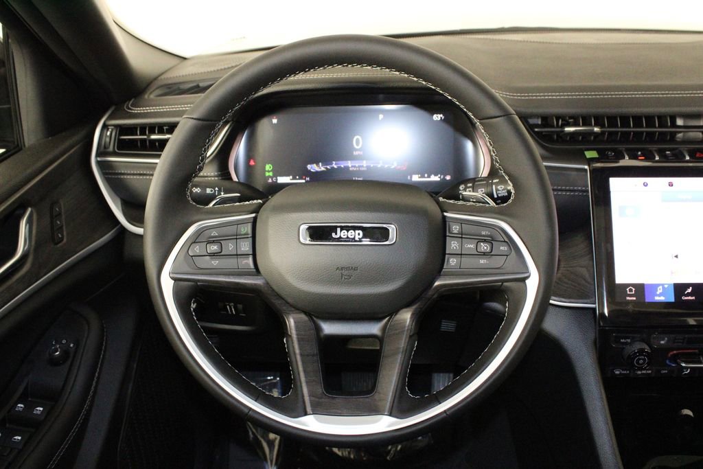 New 2025 Jeep Grand Cherokee Limited image 25