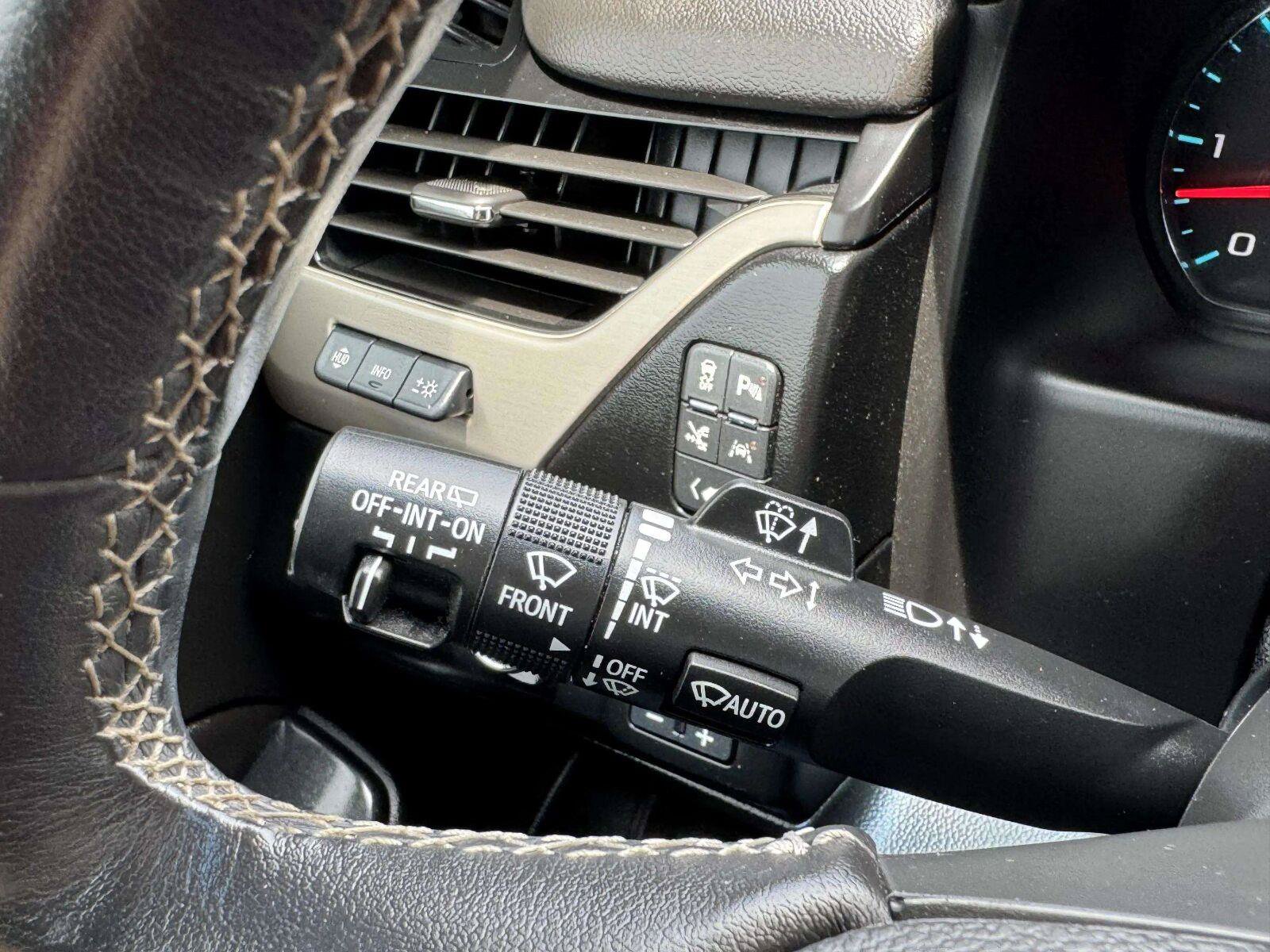 Used 2019 GMC Yukon Denali w/ Denali Ultimate Package AWD/4WD image 27