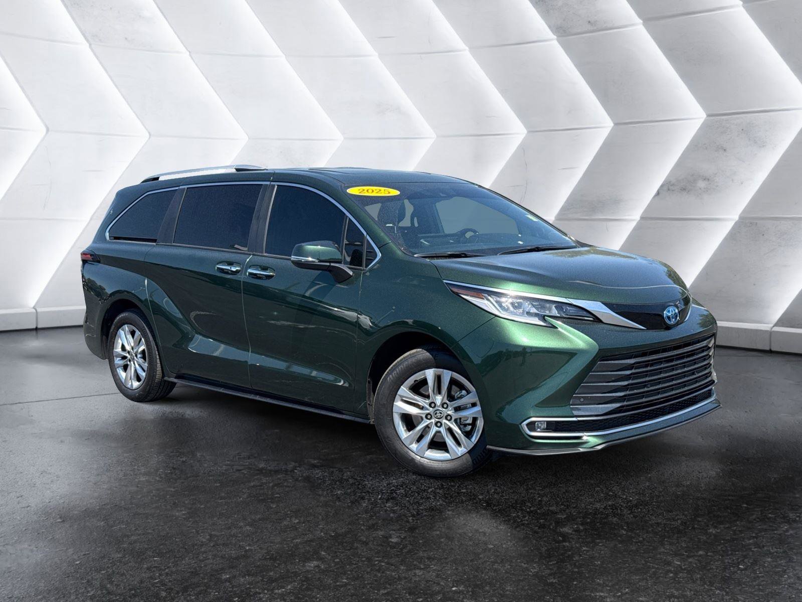 Used 2025 Toyota Sienna Limited AWD/4WD image 1