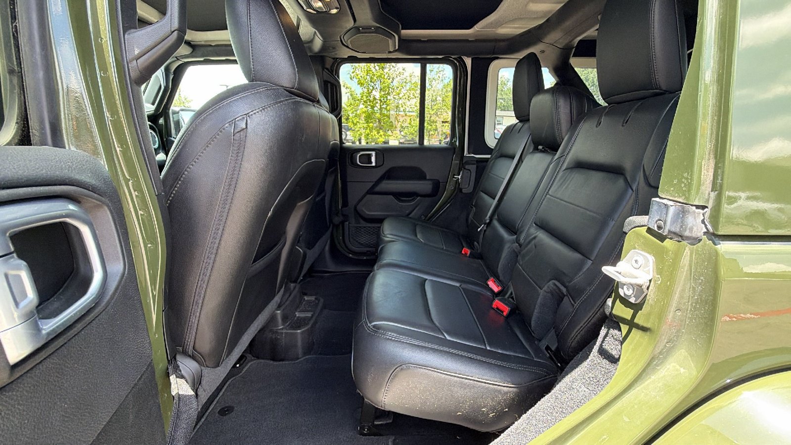Certified 2020 Jeep Wrangler Unlimited Sahara AWD/4WD image 15