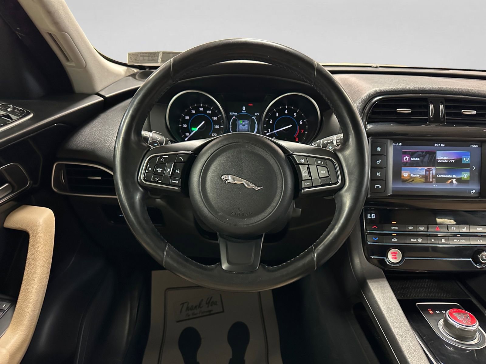Used 2018 Jaguar F-PACE Premium AWD/4WD image 19