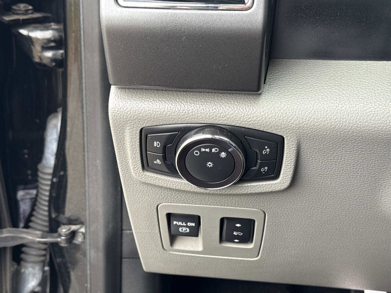 Used 2018 Ford F150 XLT w/ Equipment Group 302A Luxury image 31