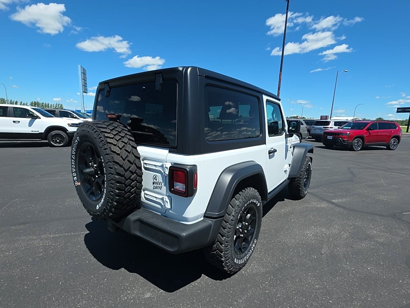 Used 2023 Jeep Wrangler Sport AWD/4WD image 5