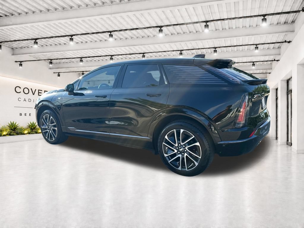 Used 2025 Cadillac Optiq Sport 1 w/ LPO, Floor Liner Package AWD/4WD image 7