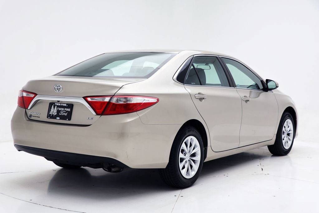 Used 2017 Toyota Camry LE FWD image 8