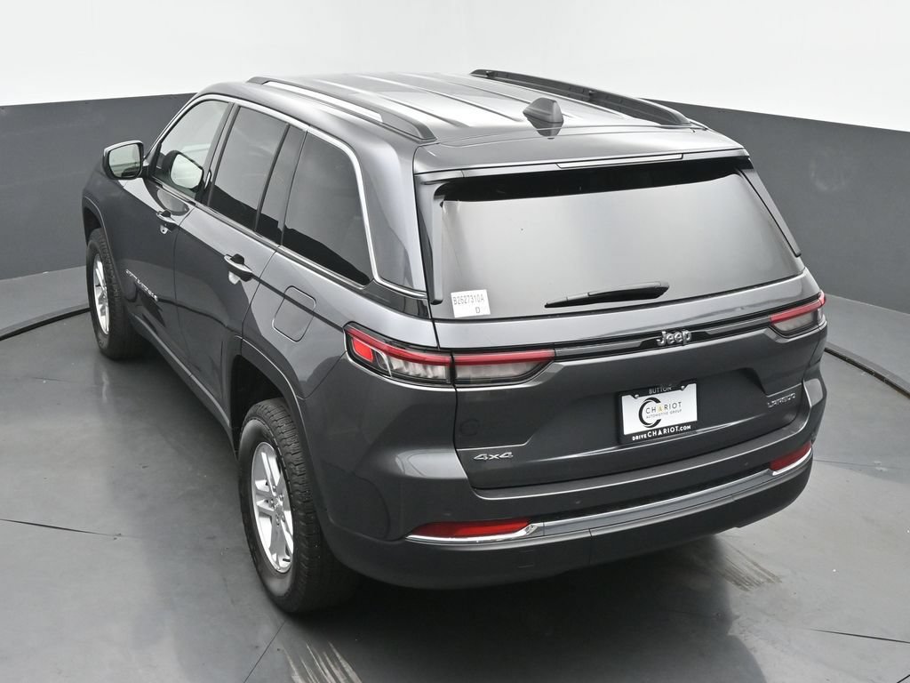 Used 2022 Jeep Grand Cherokee Laredo w/ Luxury Tech Group I AWD/4WD image 38