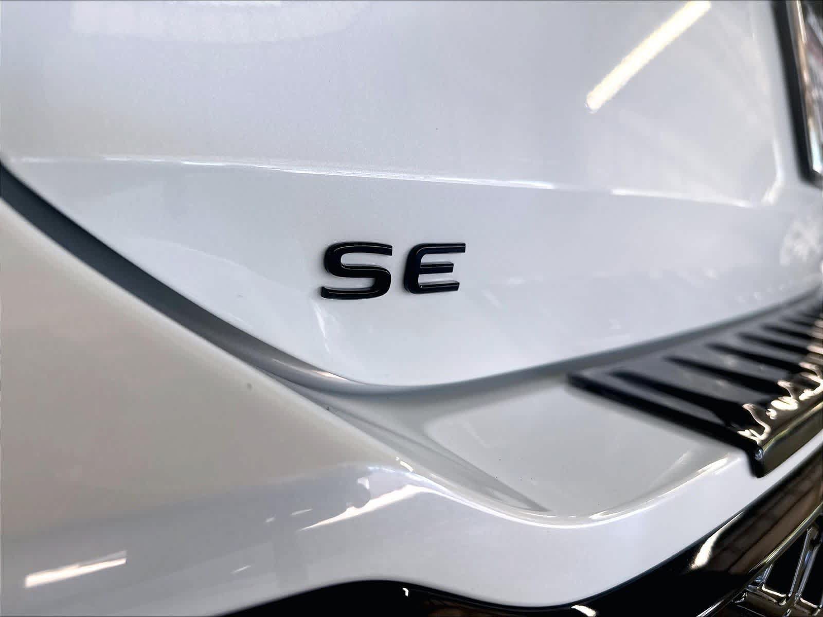 Certified 2026 Volkswagen Tiguan SE R-Line AWD/4WD image 27