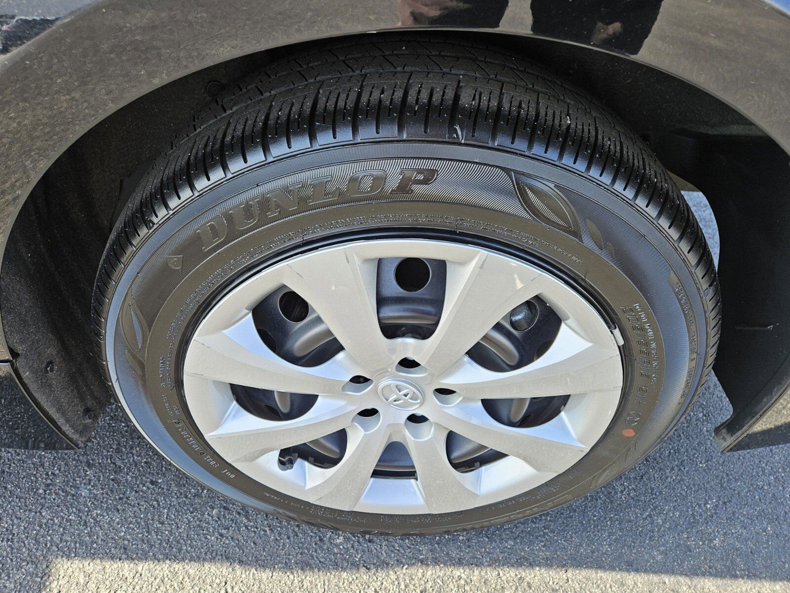 Used 2025 Toyota Corolla LE image 14