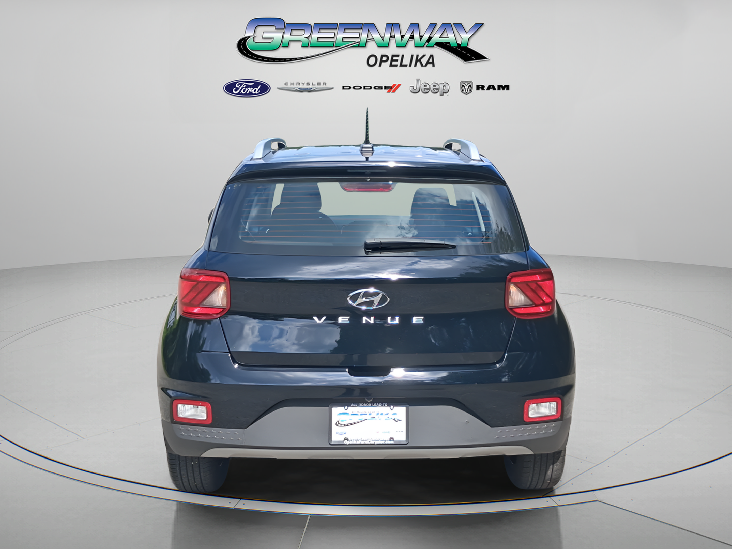 Used 2025 Hyundai Venue SEL FWD image 4