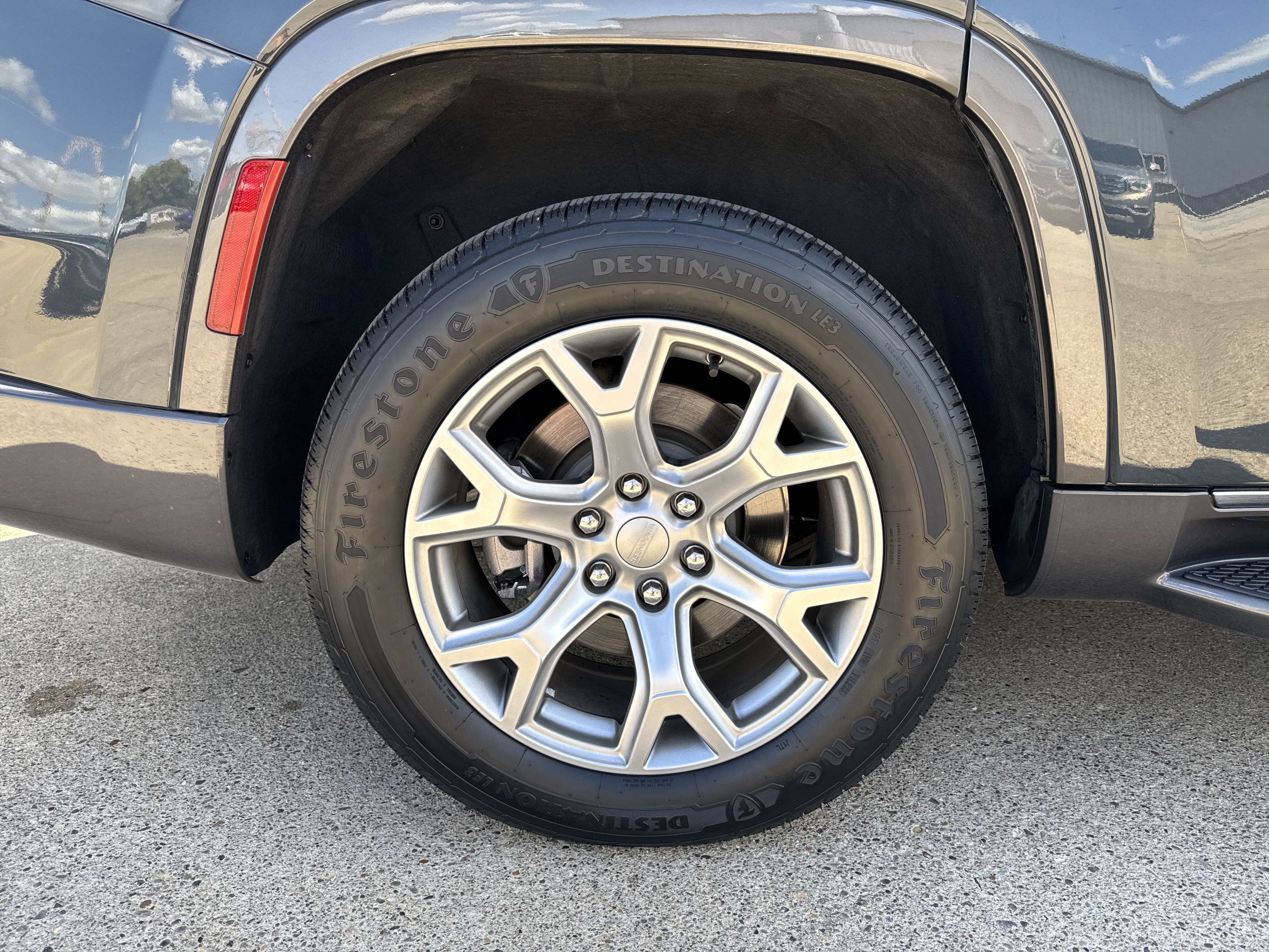 Used 2022 Jeep Wagoneer Series I w/ Premium Group I image 25