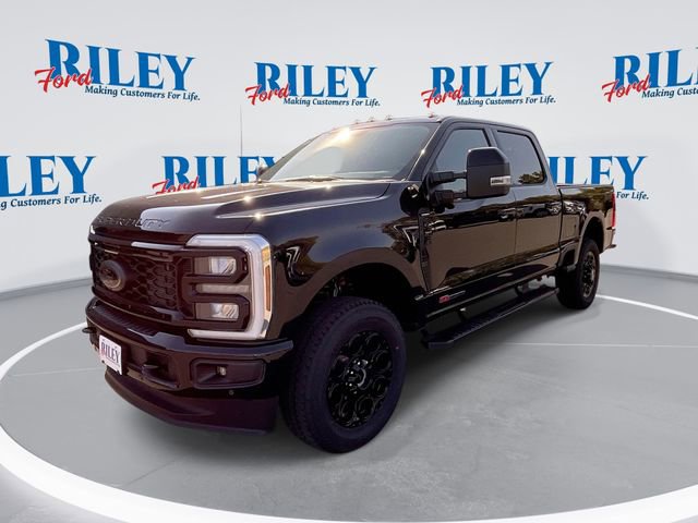 New 2026 Ford F350 Lariat w/ Black Appearance Package