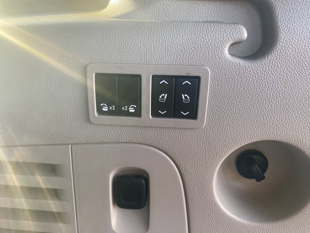 Used 2016 GMC Yukon XL Denali w/ Open Road Package image 31