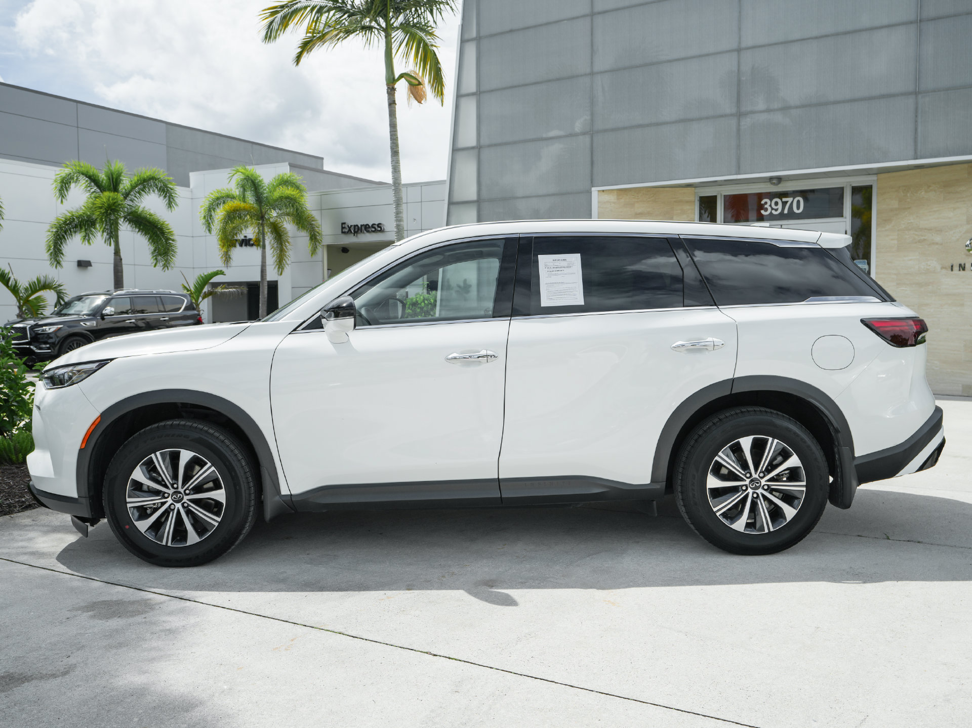 Used 2024 INFINITI QX60 Pure FWD image 33