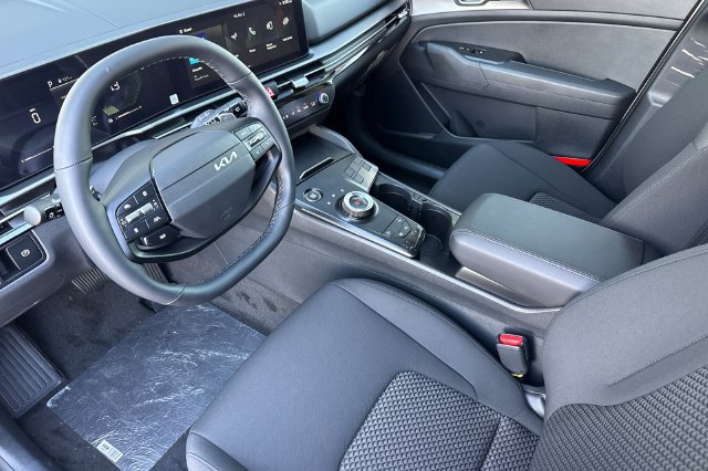 New 2027 Kia Sportage LX FWD image 11