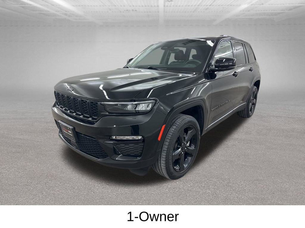 Used 2023 Jeep Grand Cherokee Limited w/ Black Appearance Package image 7