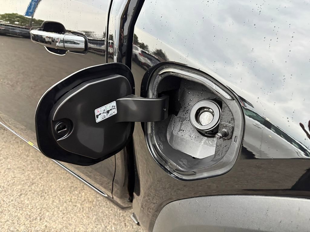 Used 2024 GMC Canyon AT4 image 34