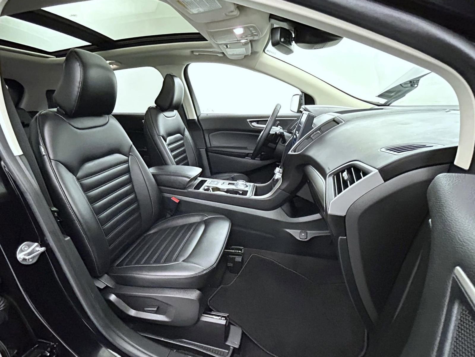 Used 2022 Ford Edge SEL w/ Convenience Package image 15