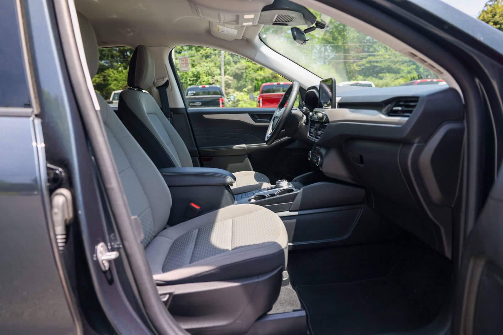Used 2022 Ford Escape SE w/ SE Sport Appearance Package AWD/4WD image 9