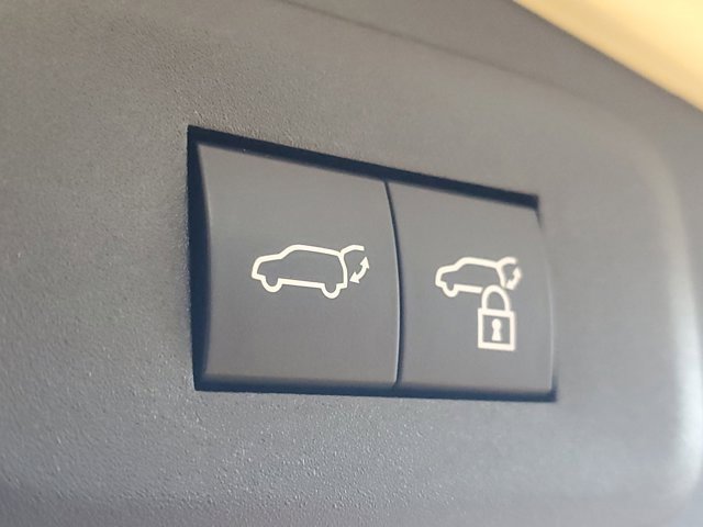 Used 2023 Lexus RZ 450e Premium image 15