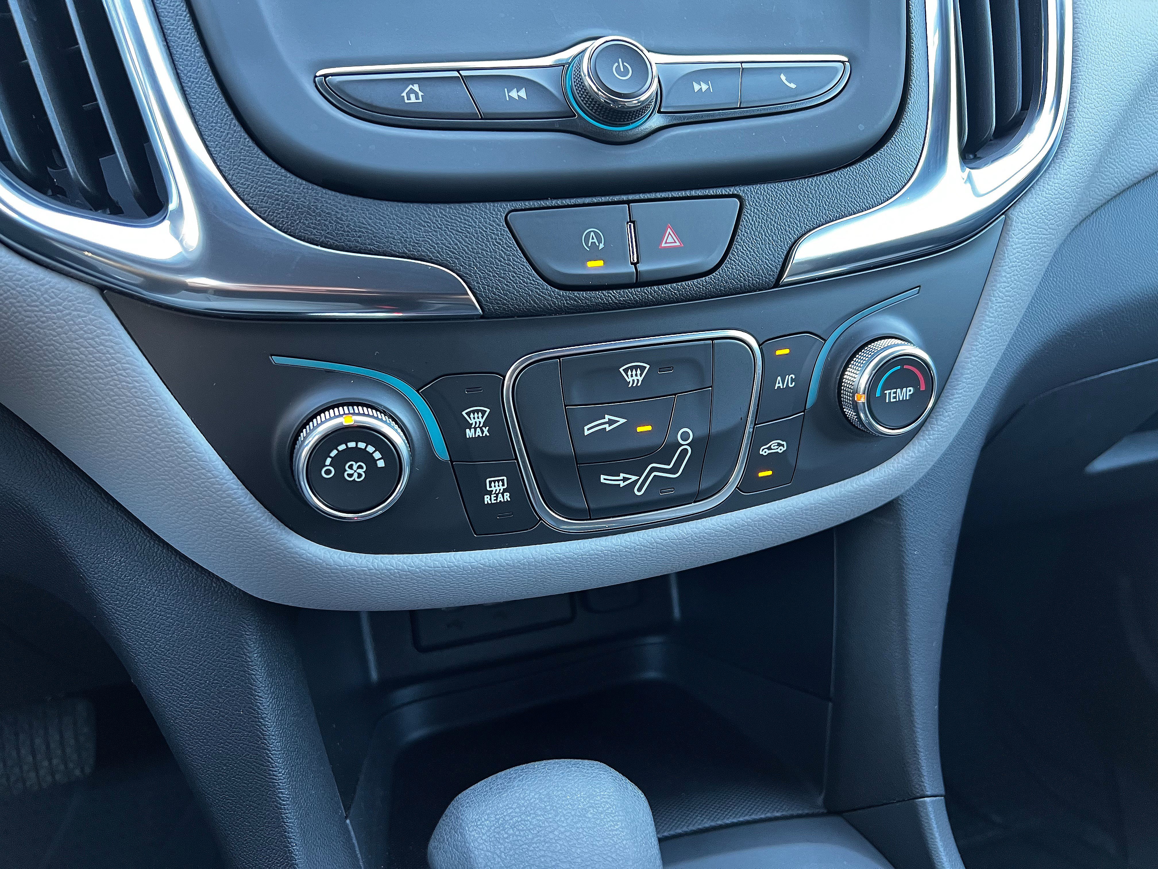 Used 2024 Chevrolet Equinox LS w/ LS Convenience Package image 20