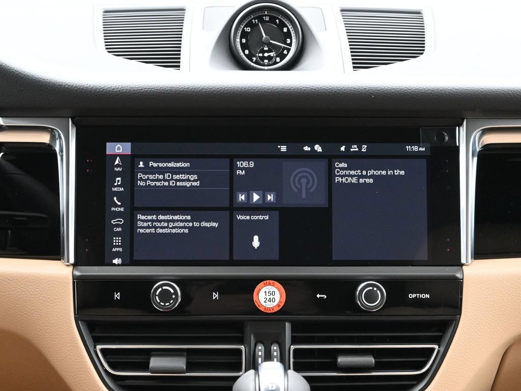 Certified 2026 Porsche Macan AWD/4WD image 21