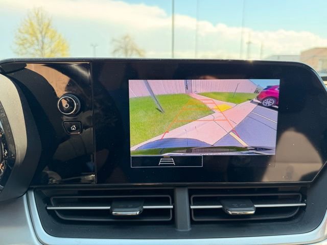 Certified 2024 Chevrolet Trax RS w/ Driver Confidence Package FWD image 17