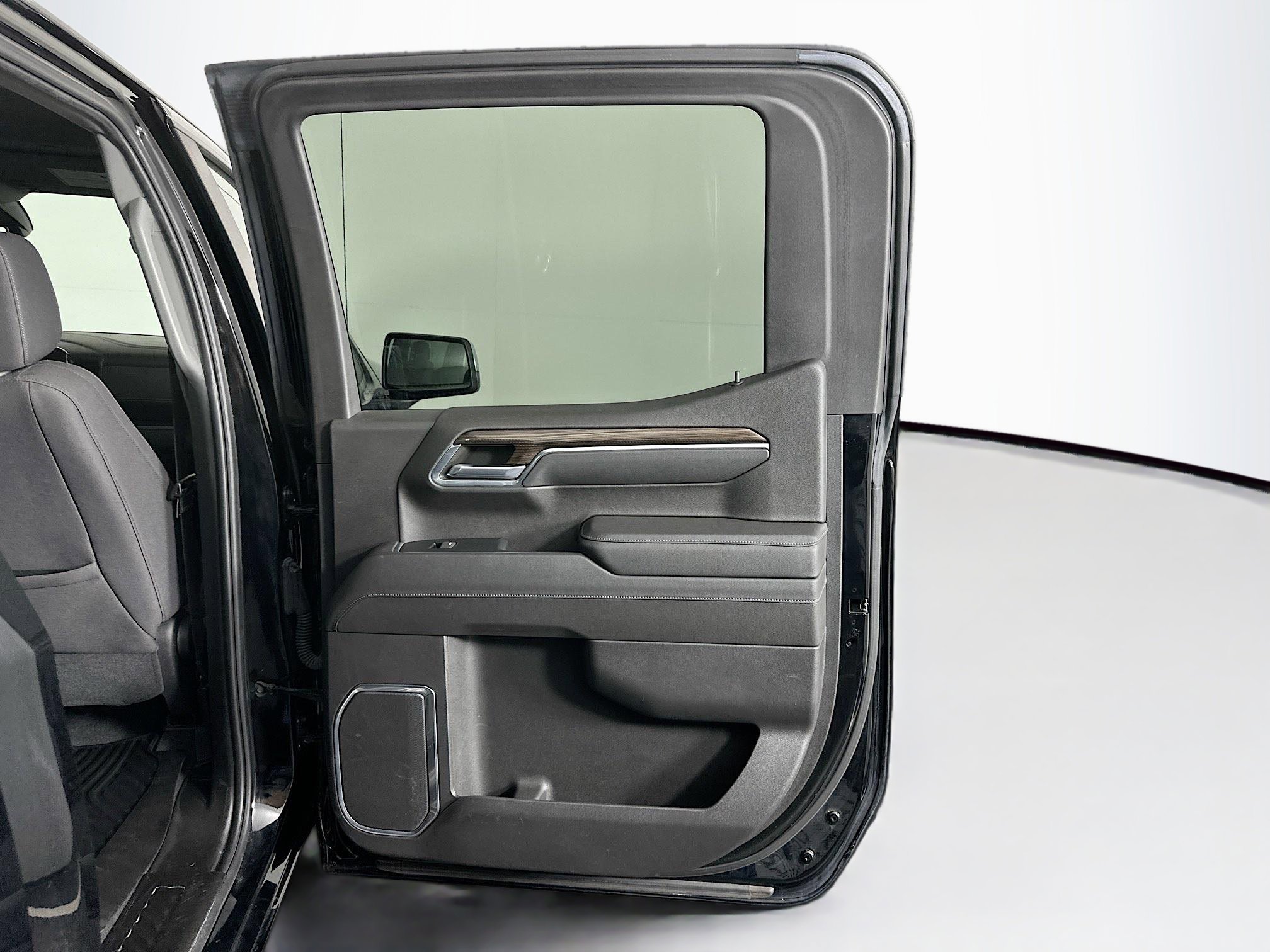 Used 2022 Chevrolet Silverado 1500 LT image 29